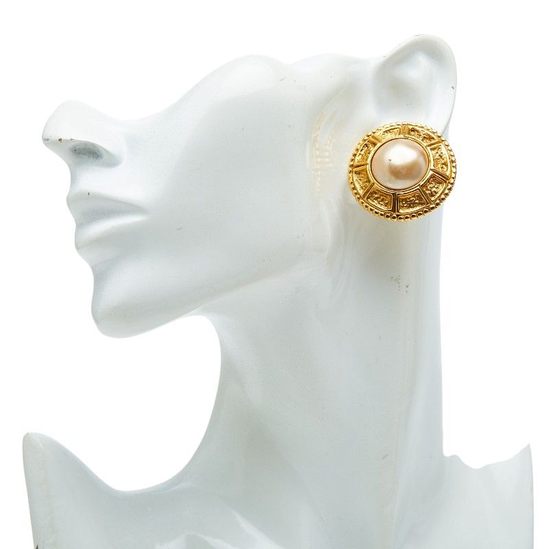 Chanel Round Earrings Gold Plated Faux Pearl — view 5