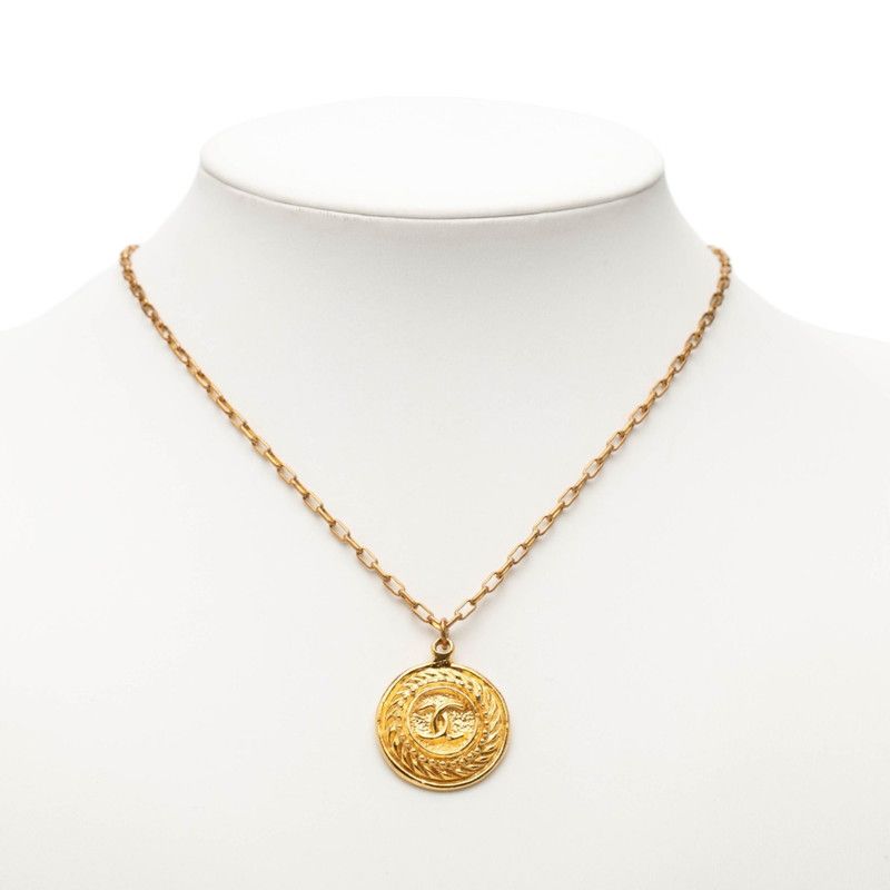 Chanel CC Logo Necklace Gold Plated — view 6