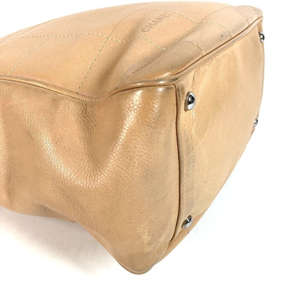 Chanel Shoulder Bag Choco Bar CC Logo Caviar Leather Beige — view 4