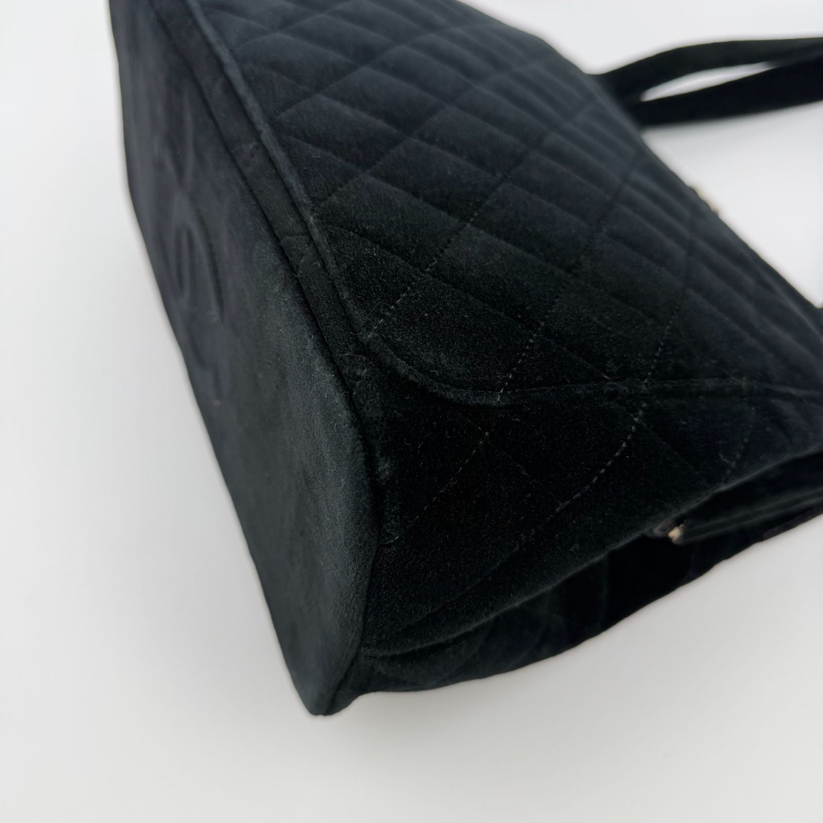 Chanel CC Logo Quilted Tote Shoulder Black Velour Vintage — view 9