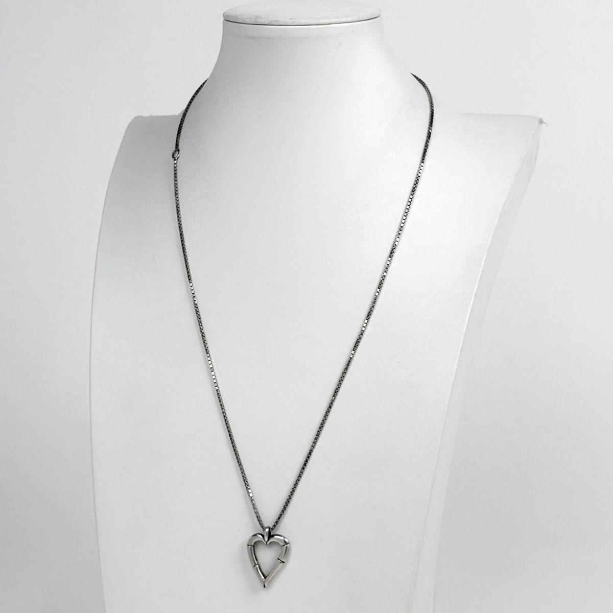 Gucci Heart Motif Necklace 925 Sterling Silver — view 4