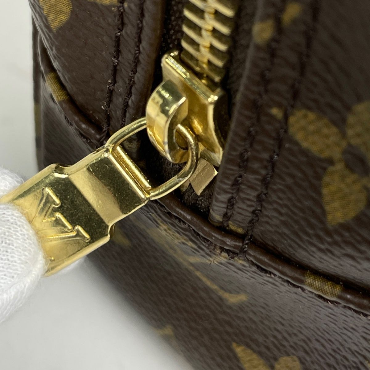 Louis Vuitton Trousse 23 Makeup Pouch Monogram Brown — view 4