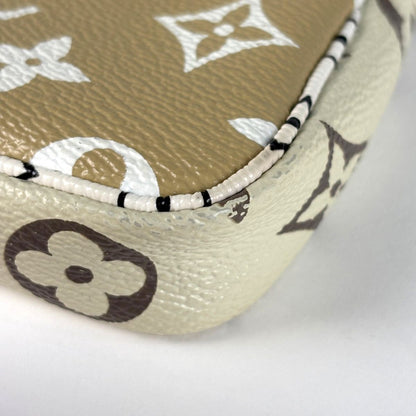 Louis Vuitton Mini Pochette Pouch Monogram Giant Khaki Beige — view 3