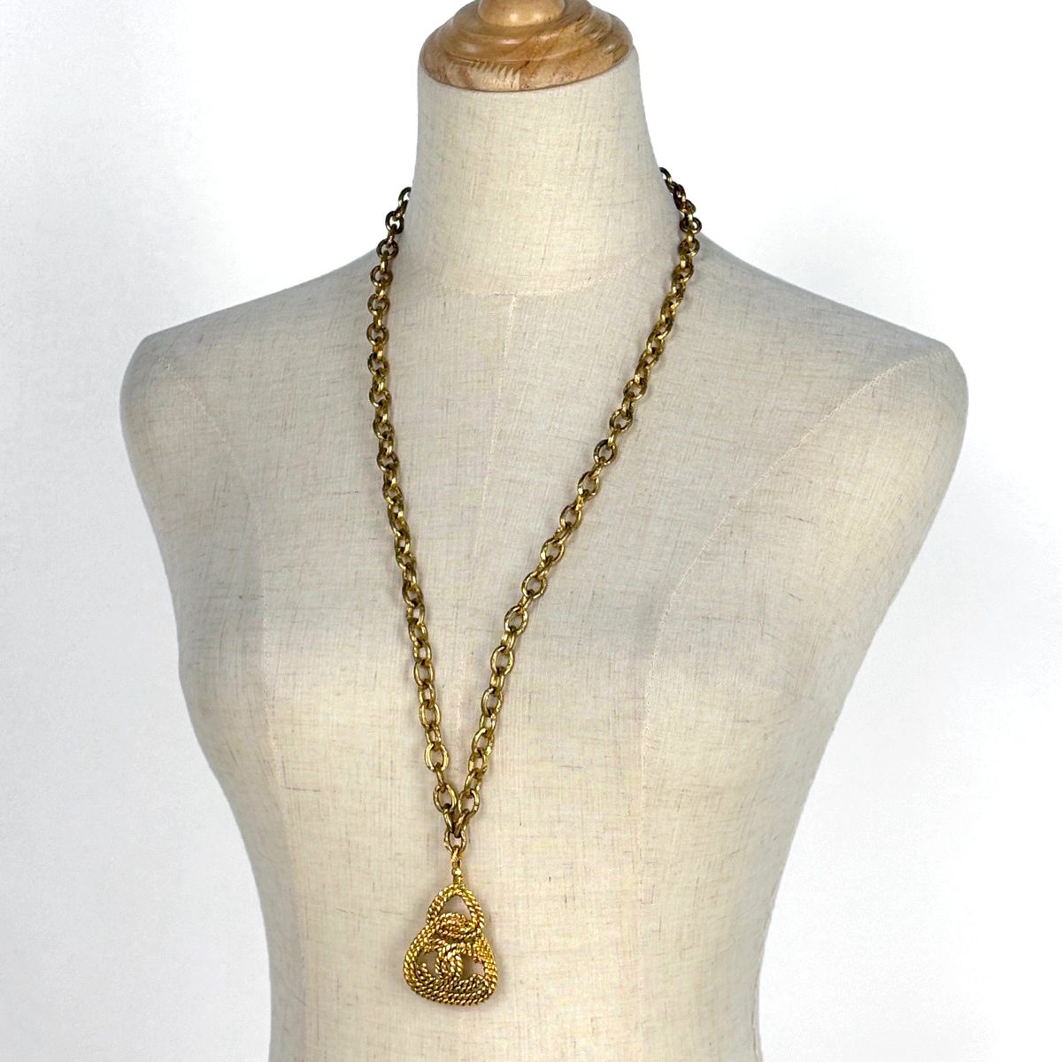 Chanel CC Logo Chain Necklace Gold Plated — view 6
