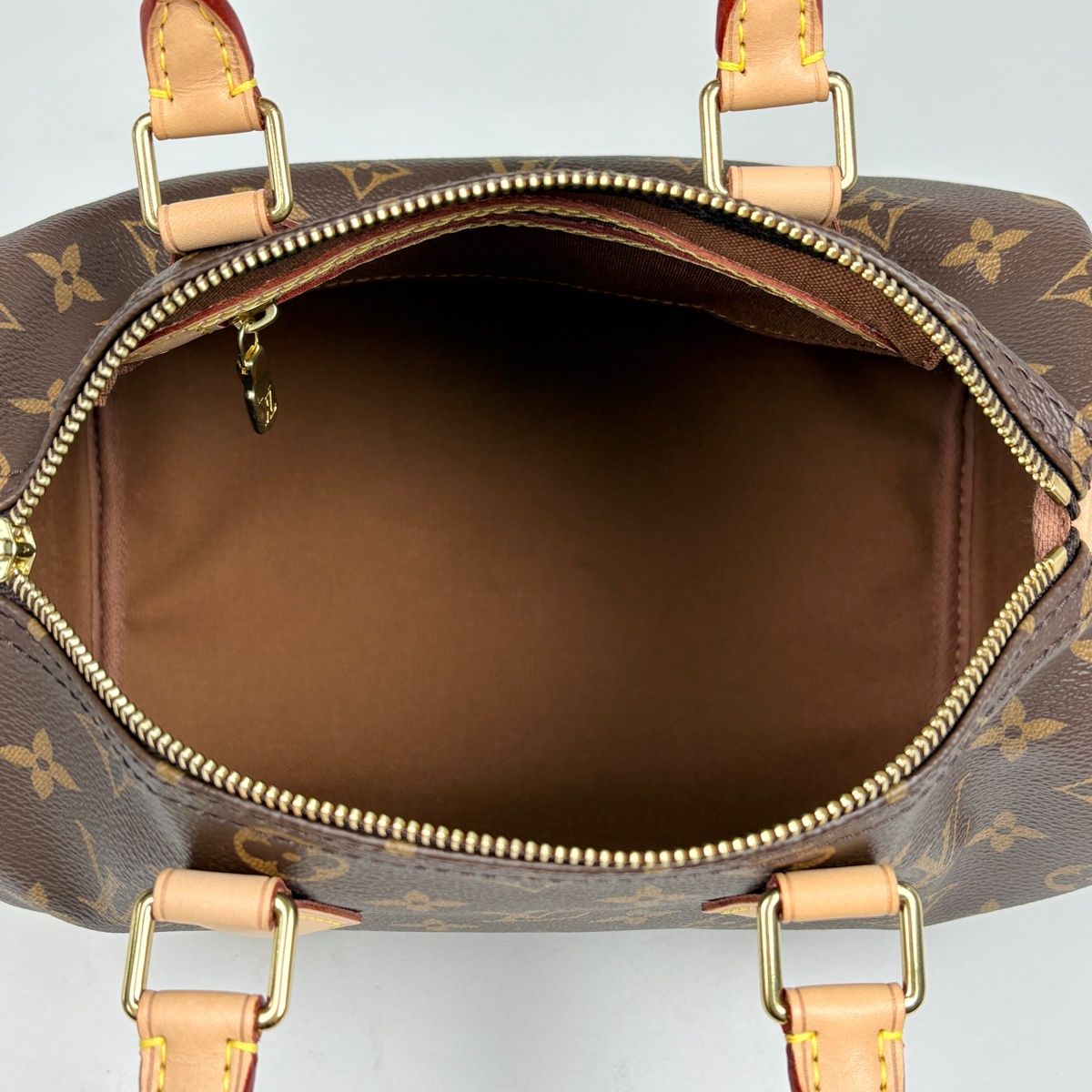 Louis Vuitton Speedy 25 Handbag Monogram Brown — view 6