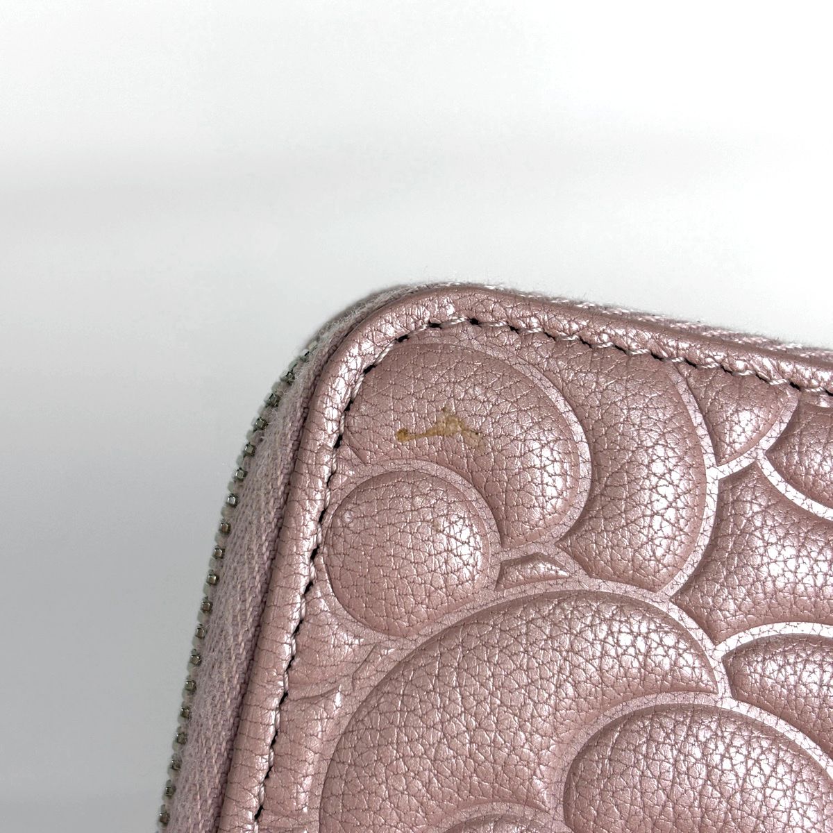 Chanel Camellia Zip Around Wallet CC Logo Leather Pink — view 4