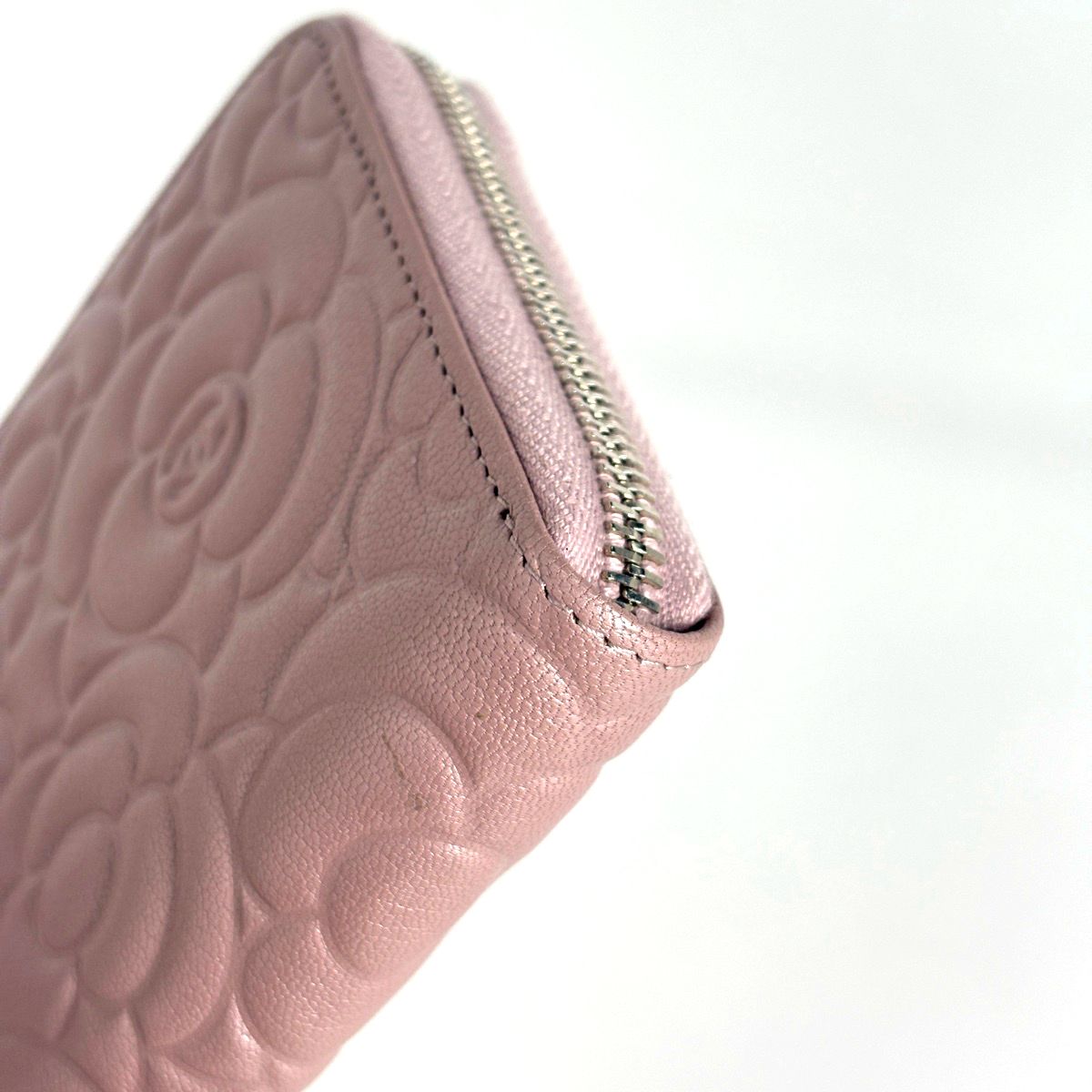 Chanel Camellia Zip Around Wallet CC Logo Leather Pink — view 3