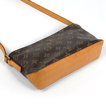 Louis Vuitton Trotteur Pochette Shoulder Bag Monogram Brown — view 2