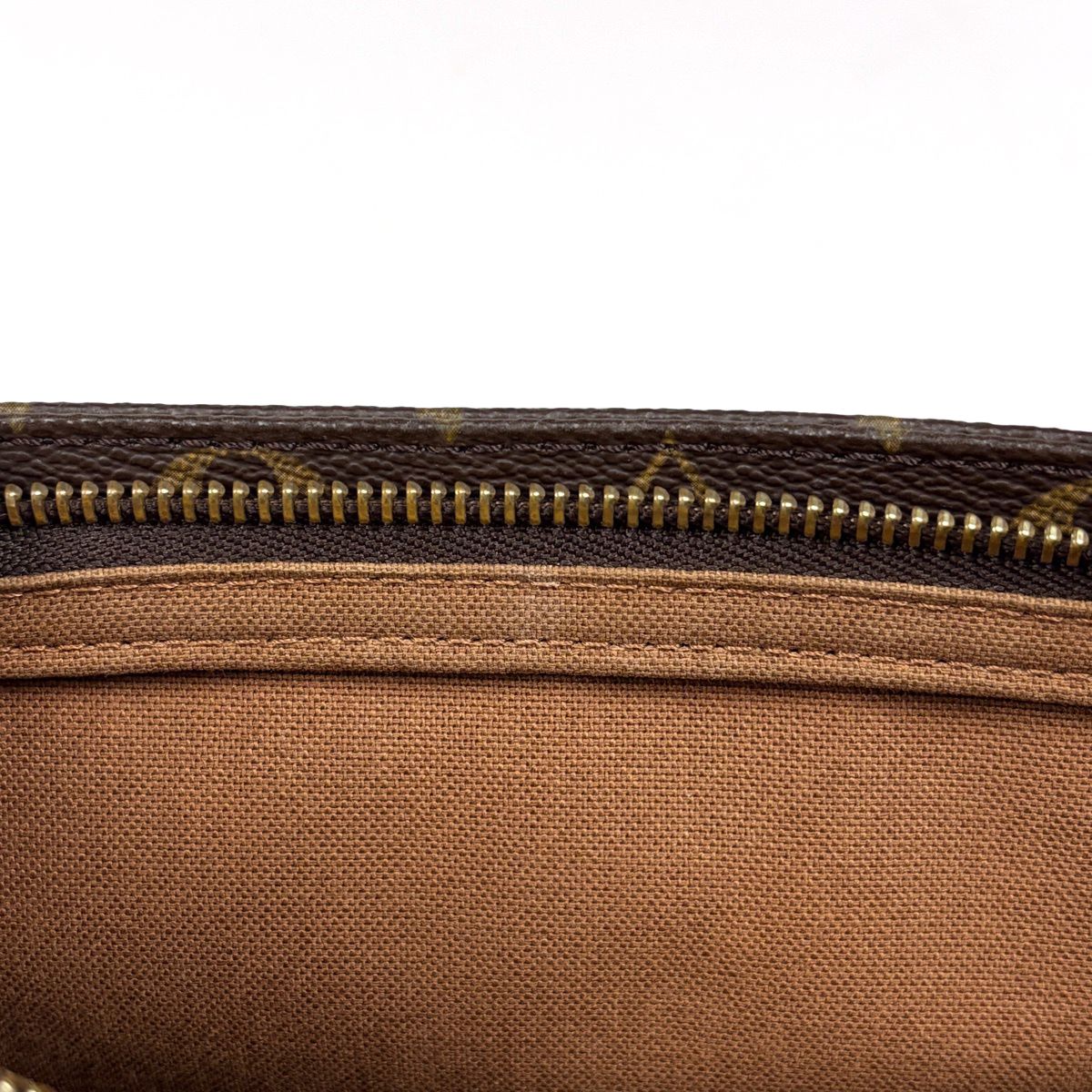 Louis Vuitton Trotteur Pochette Shoulder Bag Monogram Brown — view 7