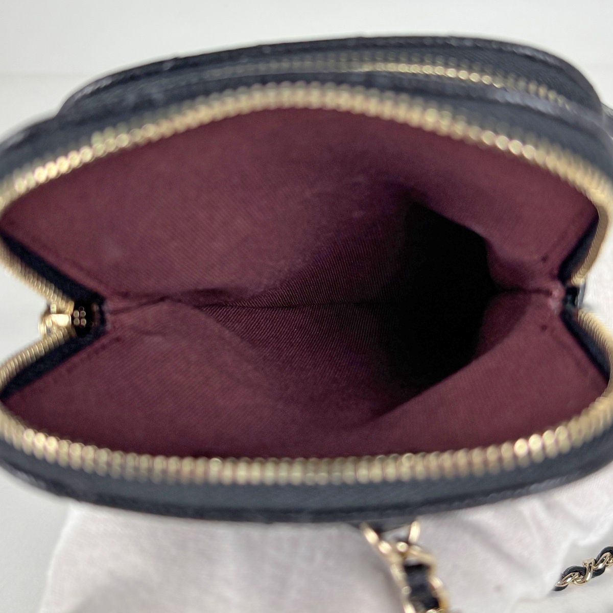 Chanel CC Logo Chain Shoulder Bag Quilted Phone Case Caviar Leather Black — view 5