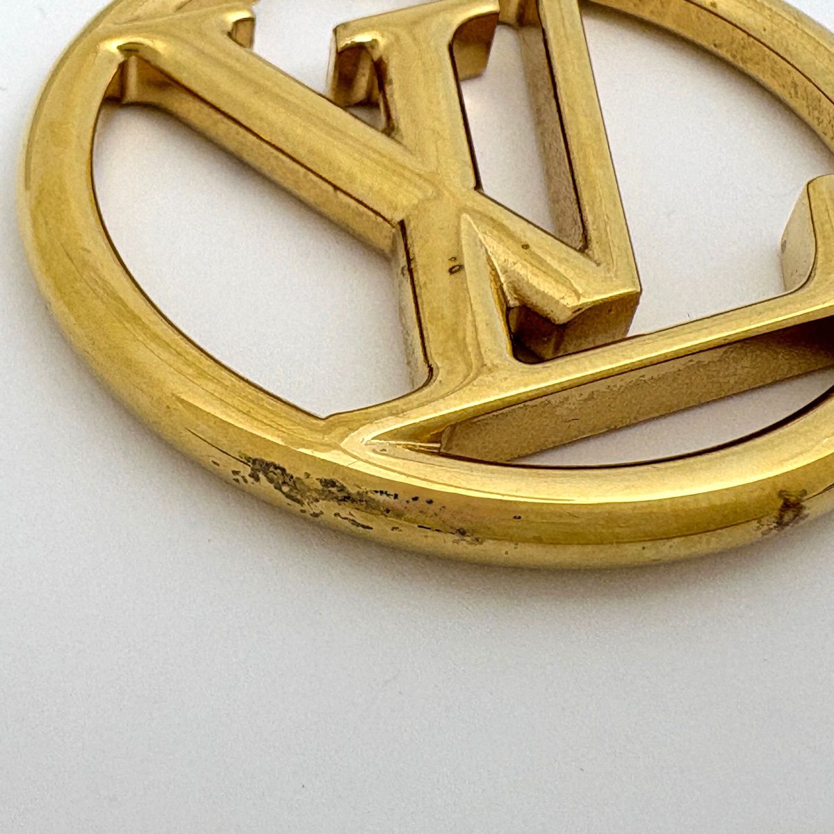 Louis Vuitton Book le Doreil Hoop e LV Circle Gold Plated Earring — view 5
