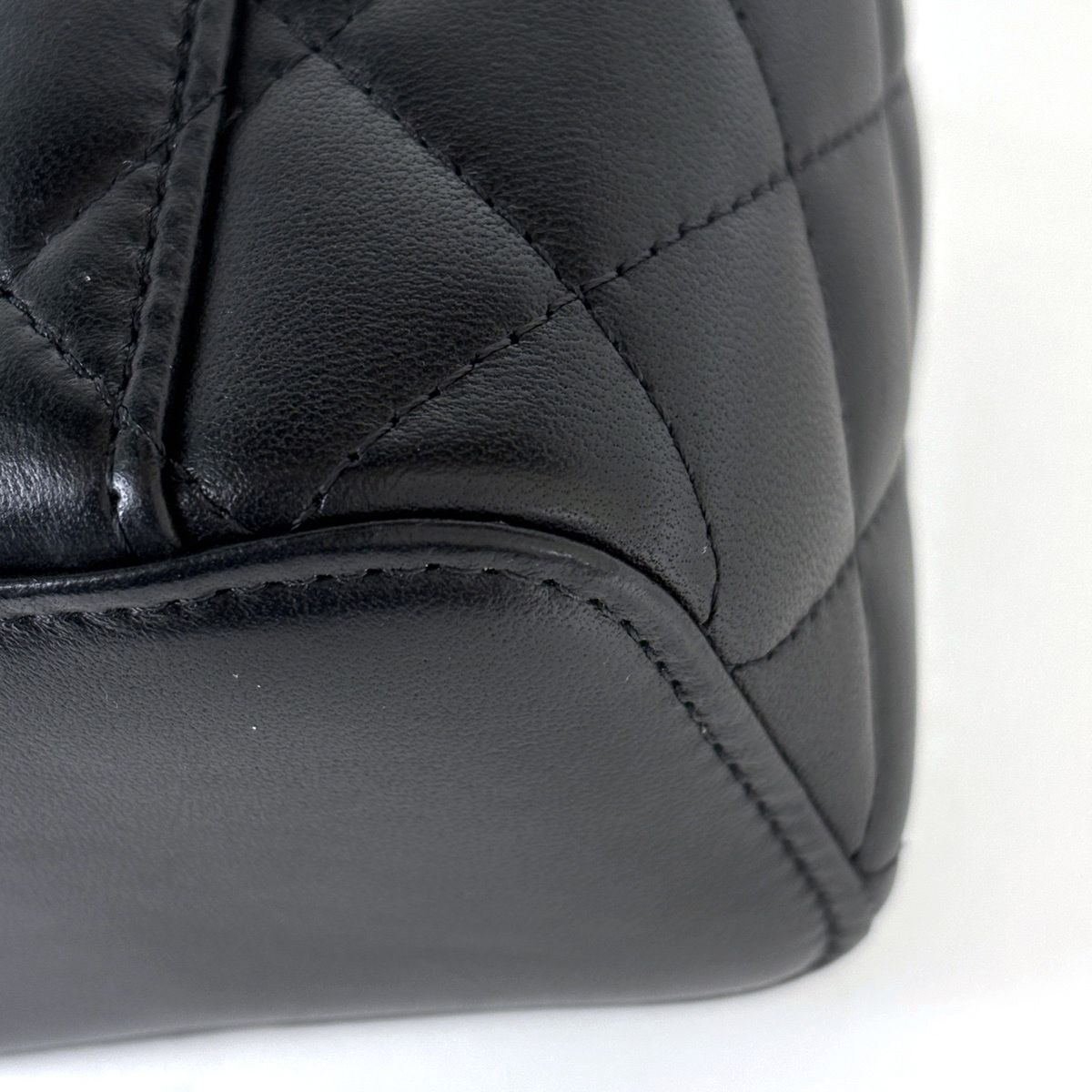Chanel CC Logo Chain Shoulder Bag Quilted Vanity Leather Black — view 4