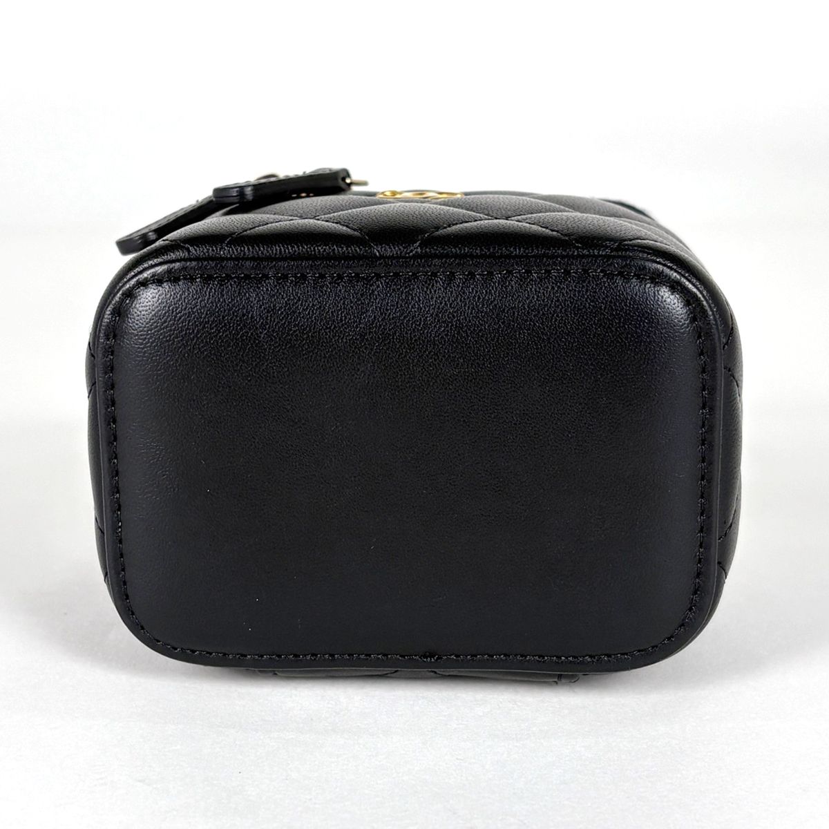 Chanel CC Logo Chain Shoulder Bag Quilted Vanity Leather Black — view 3