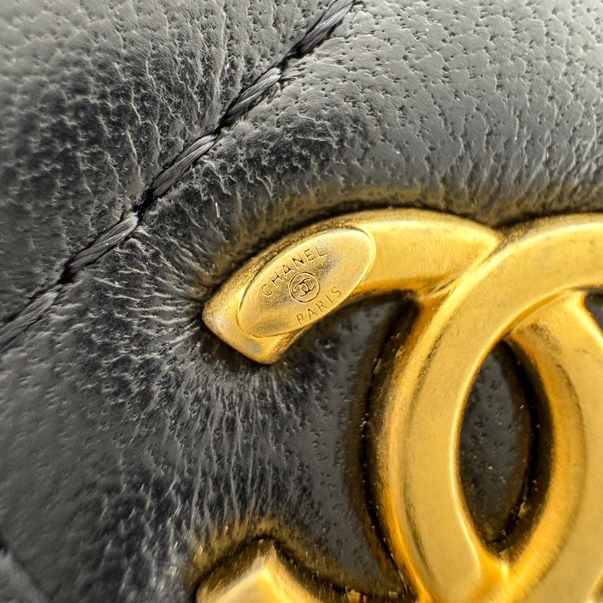 Chanel CC Logo Chain Shoulder Bag Quilted Vanity Leather Black — view 6