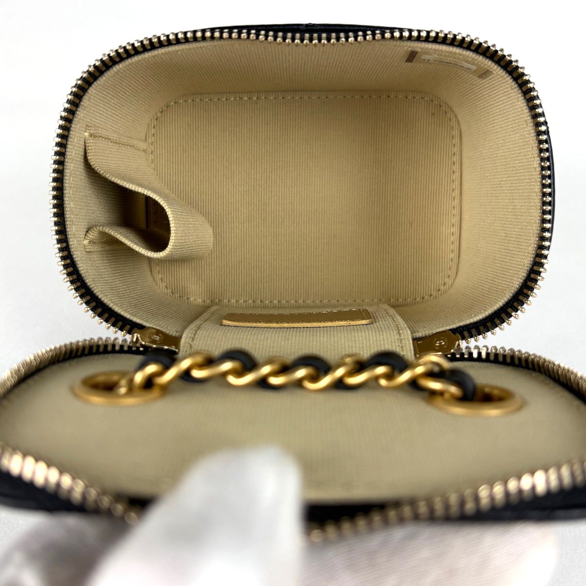 Chanel CC Logo Chain Shoulder Bag Quilted Vanity Leather Black — view 9