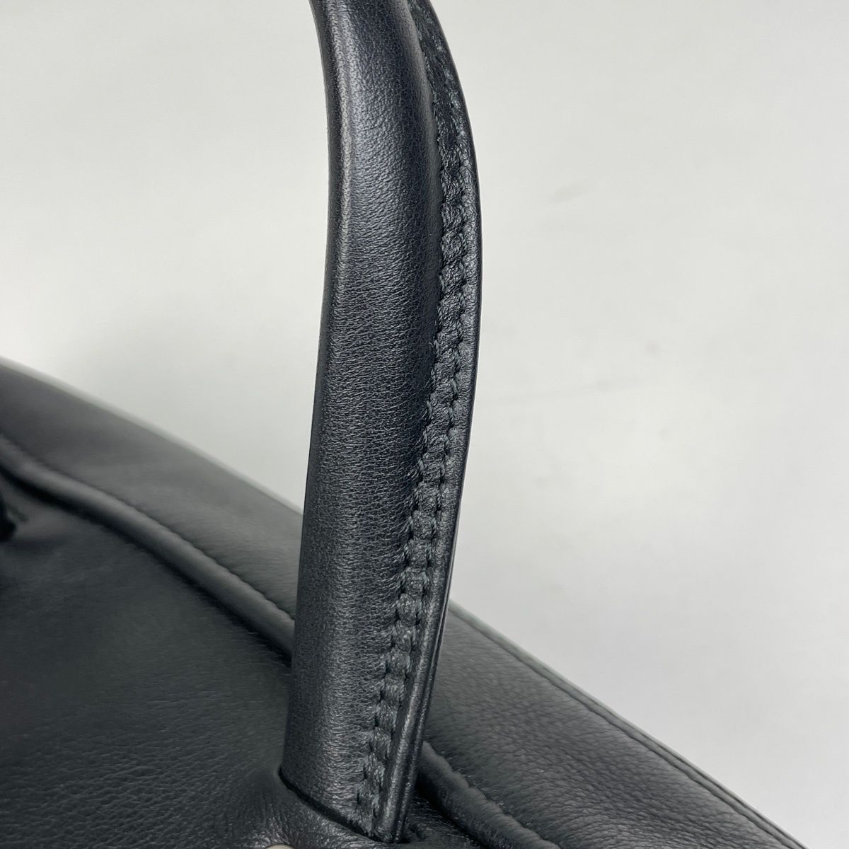 Balenciaga Triangle Duffle S Leather Black — view 5