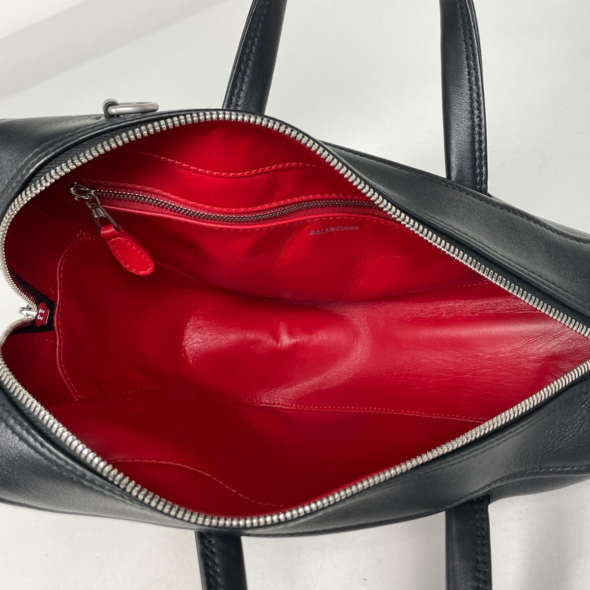 Balenciaga Triangle Duffle S Leather Black — view 6