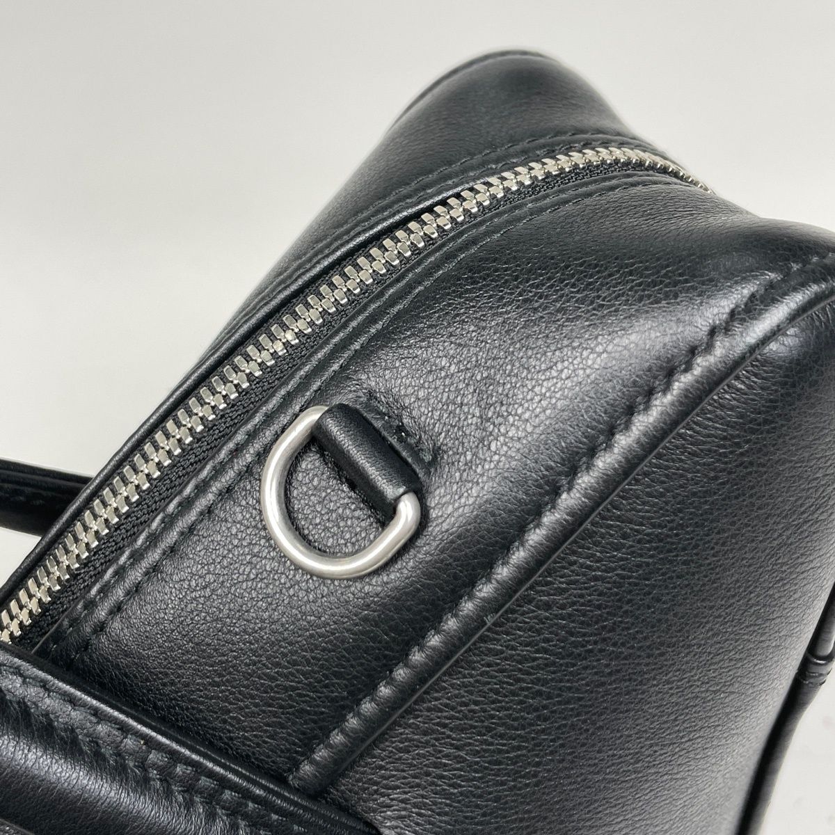 Balenciaga Triangle Duffle S Leather Black — view 4