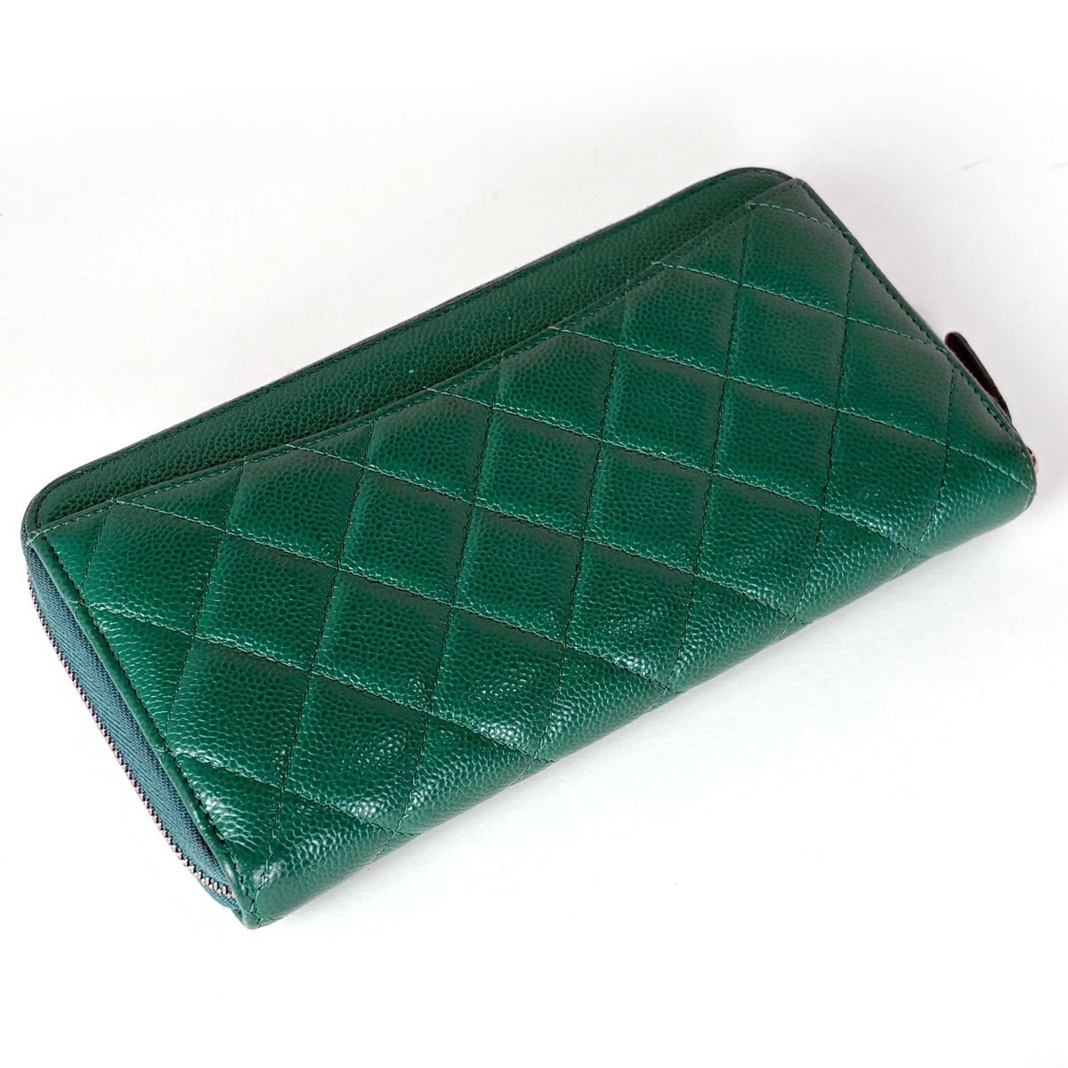 Chanel CC Logo Zip Around Wallet CC Round Zip Quilted Caviar Leather Green — view 2