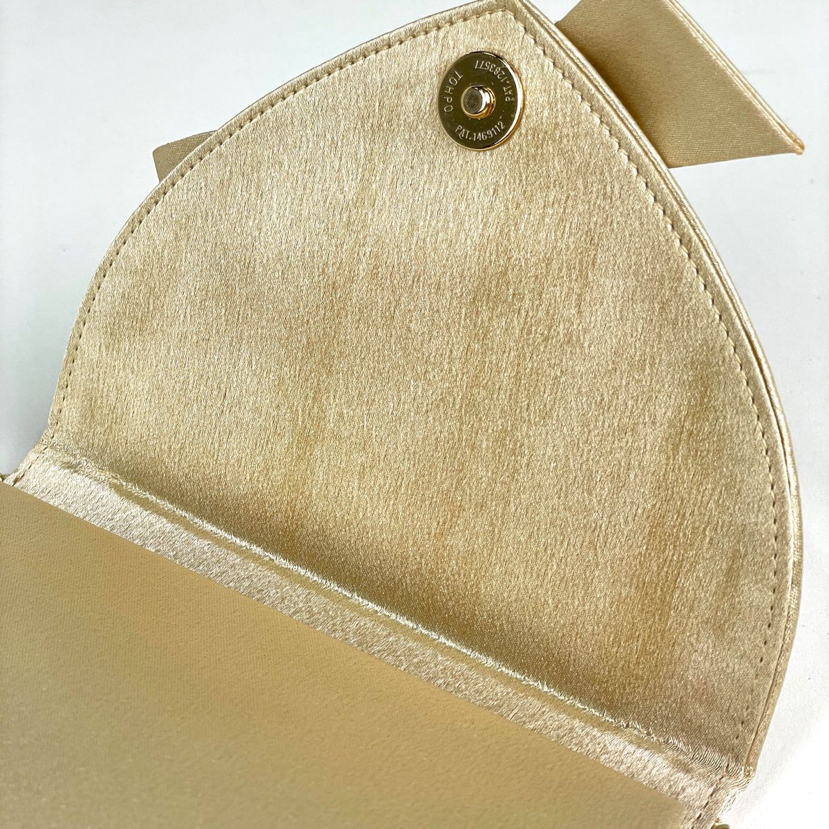 Saint Laurent Ribbon Shoulder Bag Satin Cream — view 7
