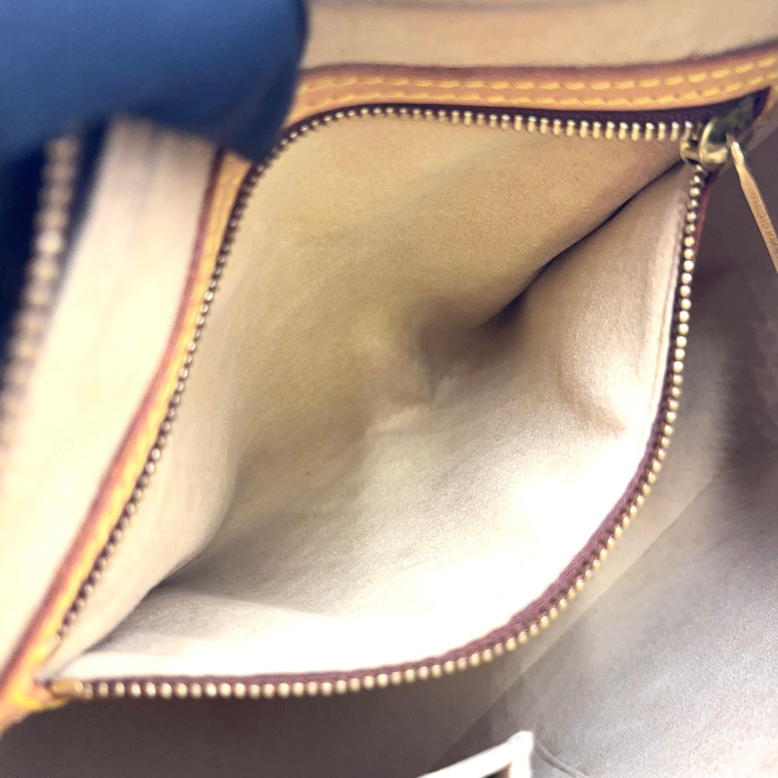 Louis Vuitton Looping MM Monogram Leather Brown Handbag Gold — view 7