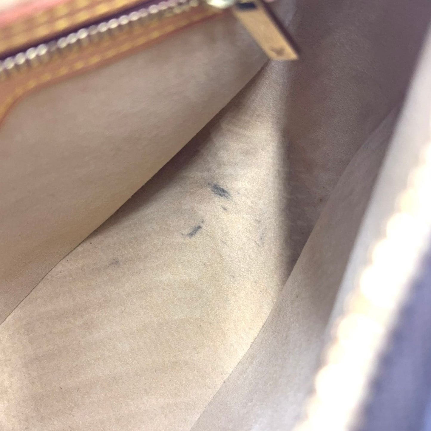 Louis Vuitton Looping MM Monogram Leather Brown Handbag Gold — view 5