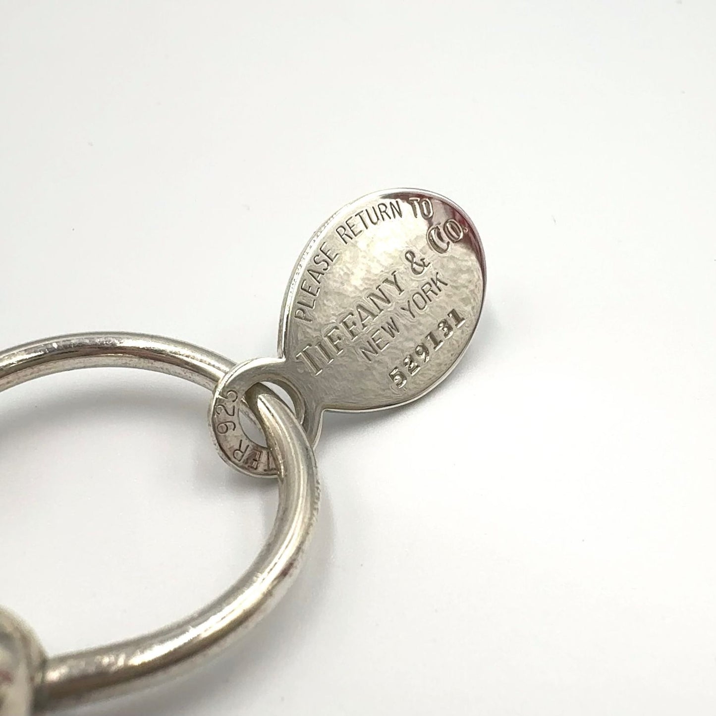 Tiffany & Co Return to Oval Silver Key Ring Key Holder — view 4