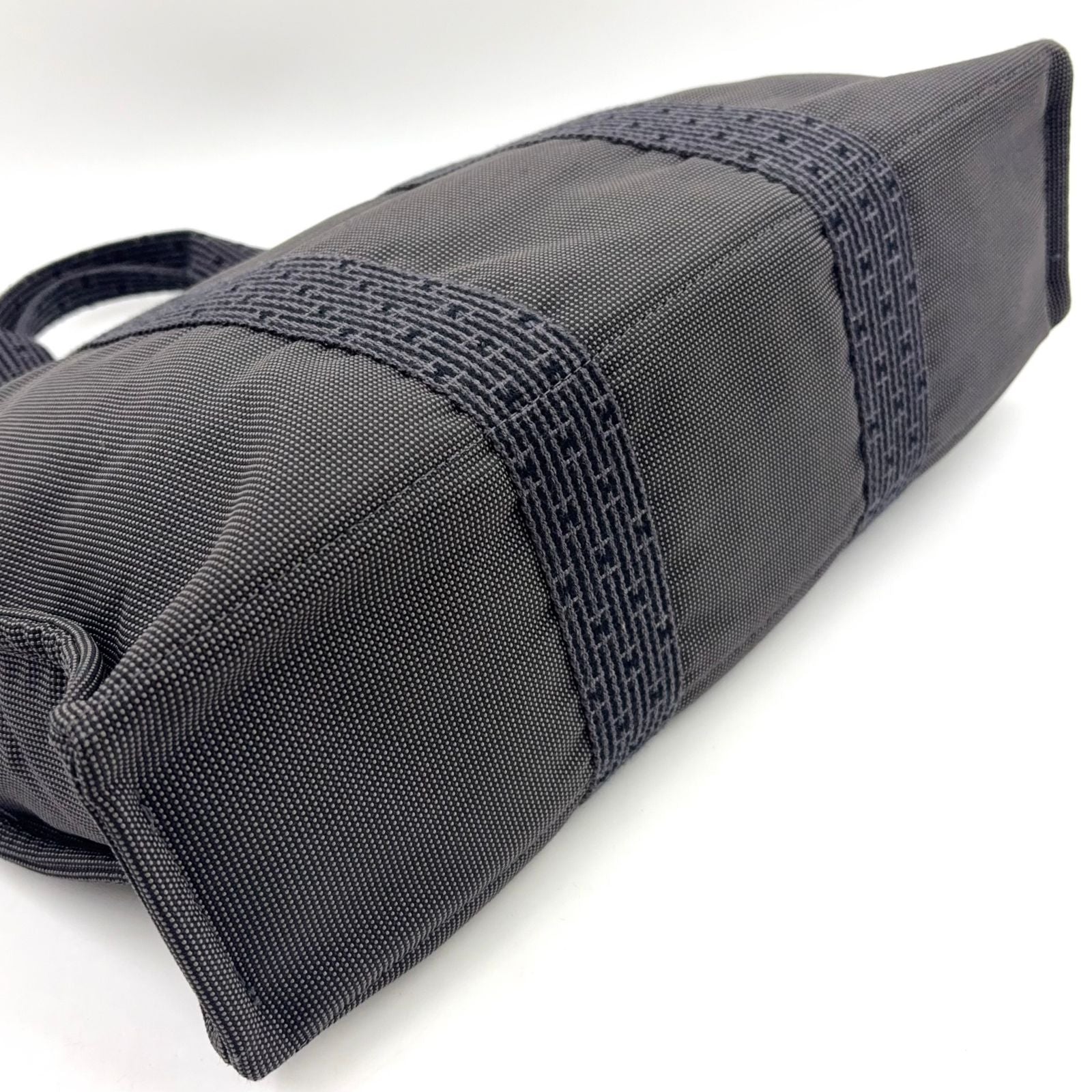 Hermes Her Line Tote MM Canvas Black Silver — view 9