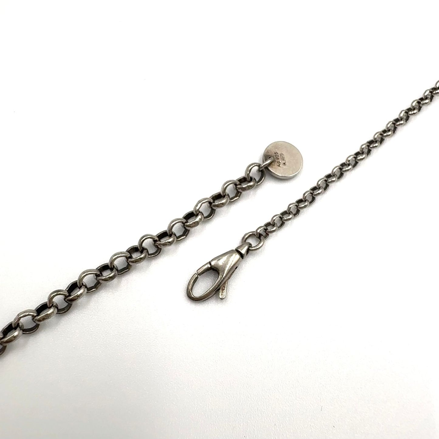 Gucci Interlocking Arabesque Silver Necklace — view 8