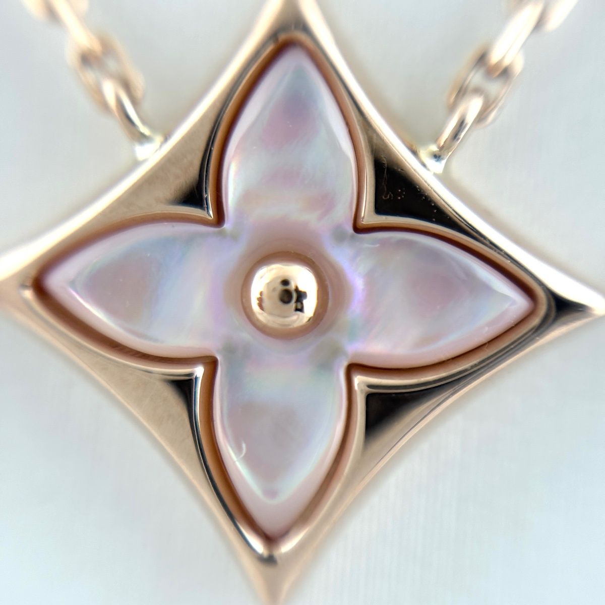 Louis Vuitton Star Blossom BB Necklace PG Pink Gold Pendant Pave Diamond Mother — view 3