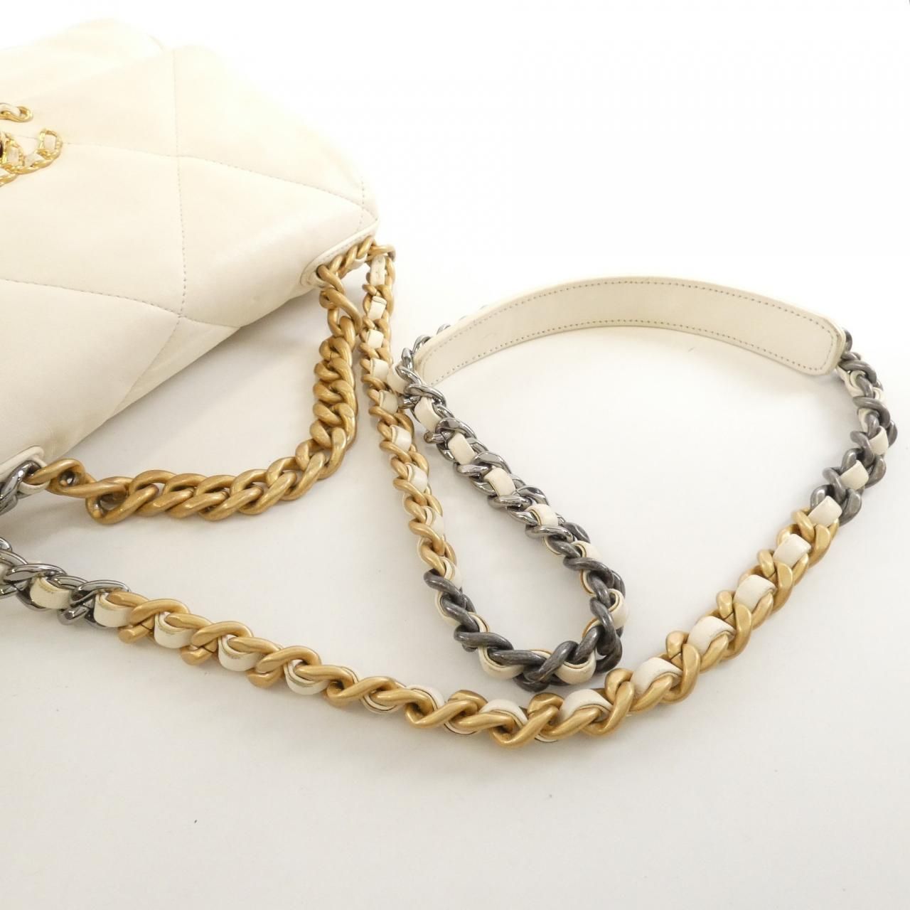 Chanel 19 Line Shoulder — view 7