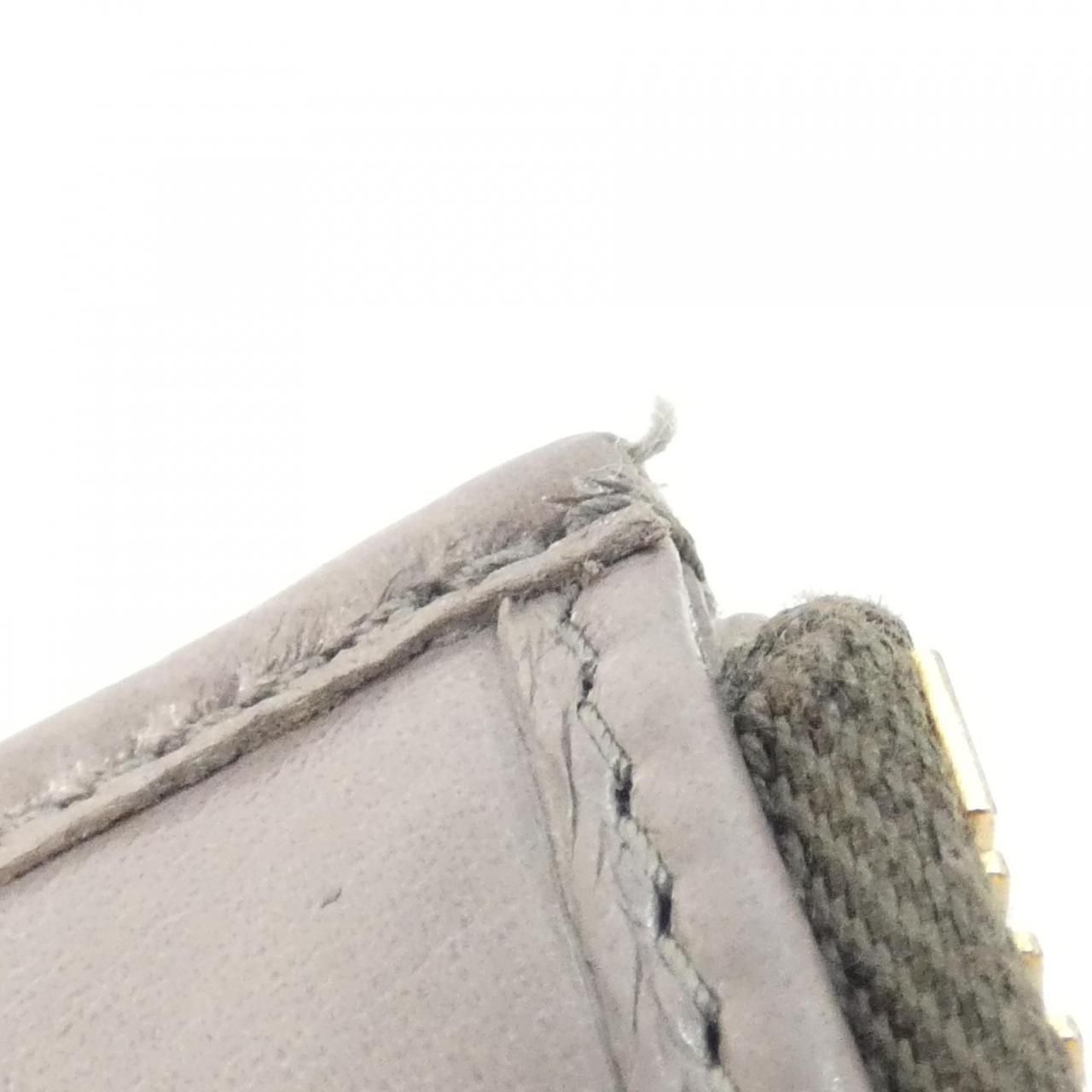 Prada Wallet Gold — view 5