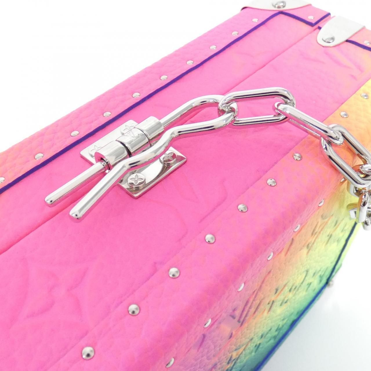 Louis Vuitton Taurillon Illusion Soft Trunk — view 4
