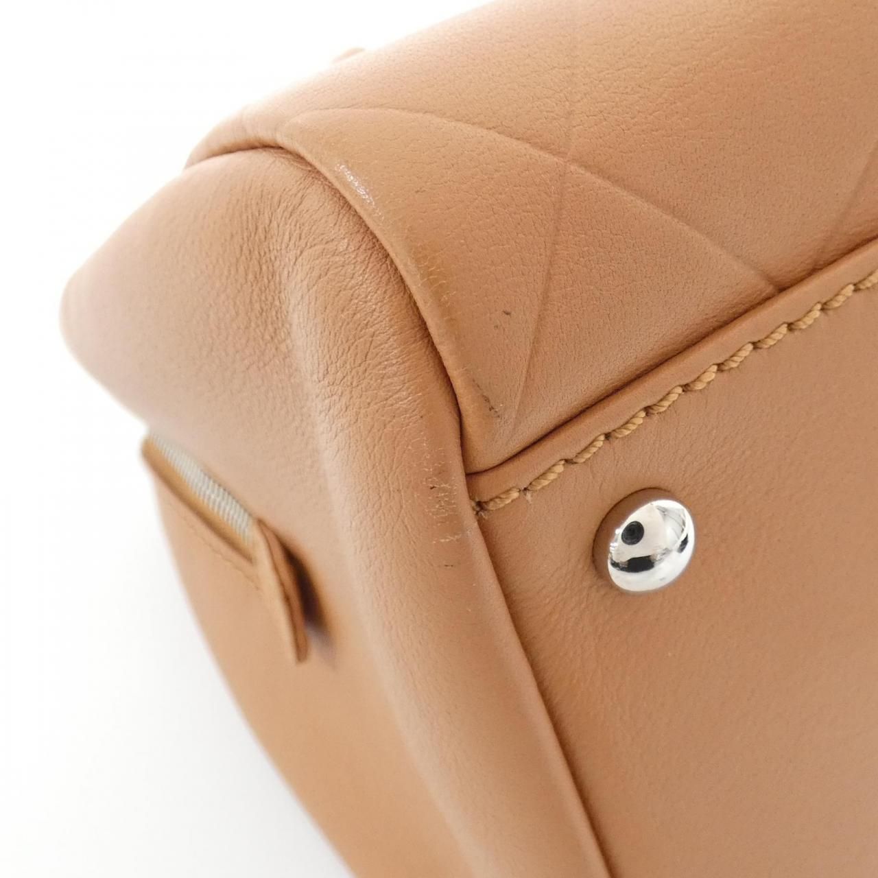 Chanel Boston Bag Travel Bags Beige — view 4