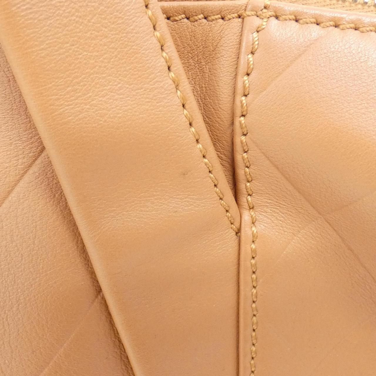 Chanel Boston Bag Travel Bags Beige — view 6