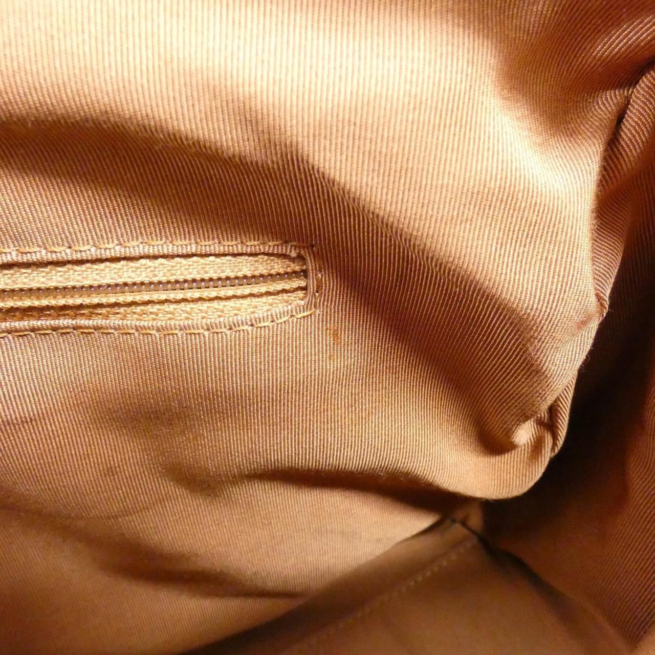 Chanel Boston Bag Travel Bags Beige — view 9