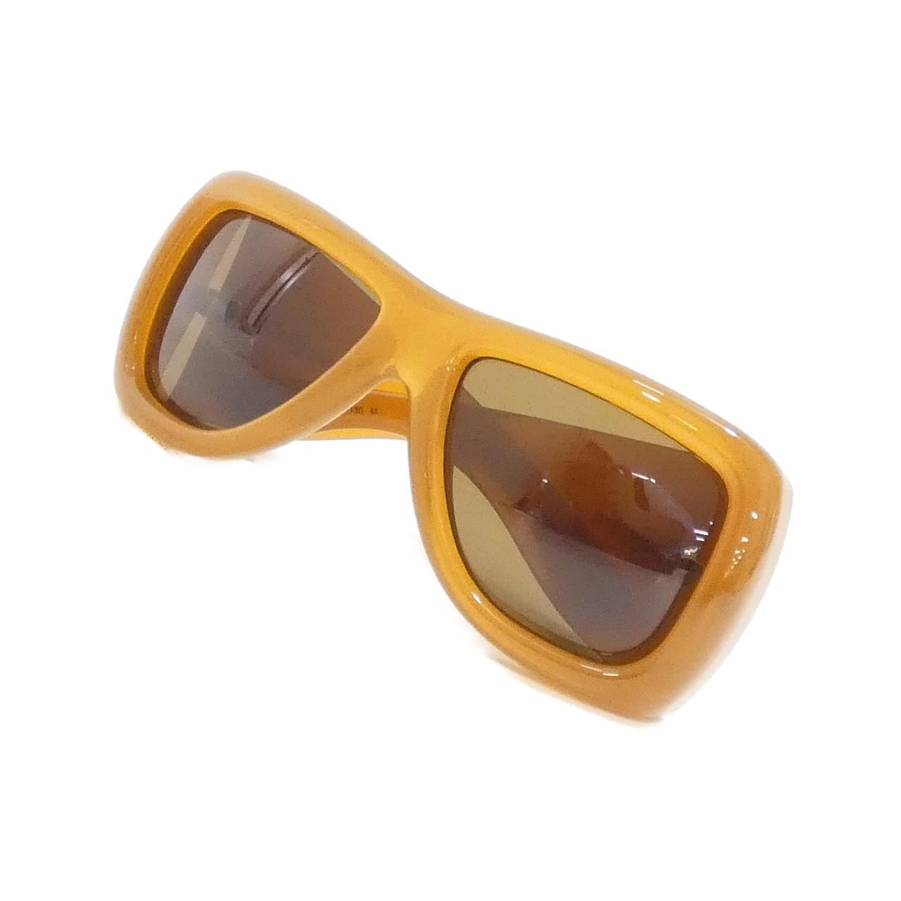 Saint Laurent SL 902 Sunglasses Eyewear — view 2