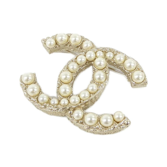Chanel Brooch Gold