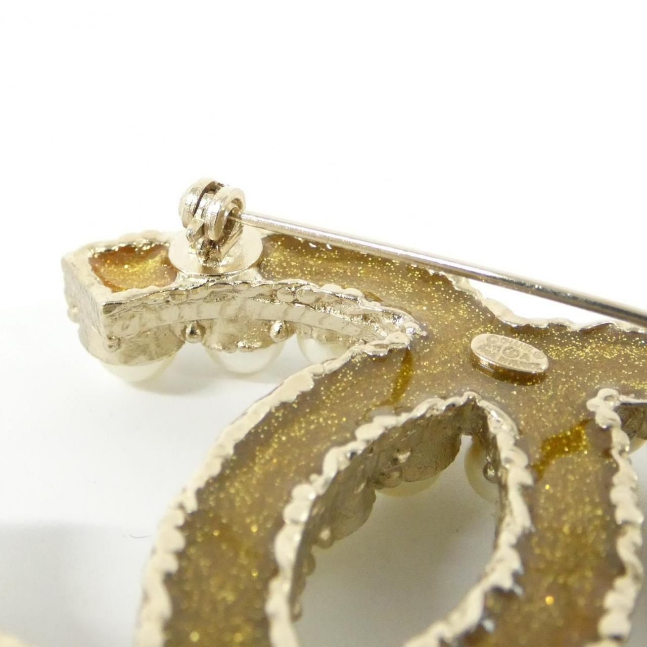 Chanel Brooch Gold — view 3
