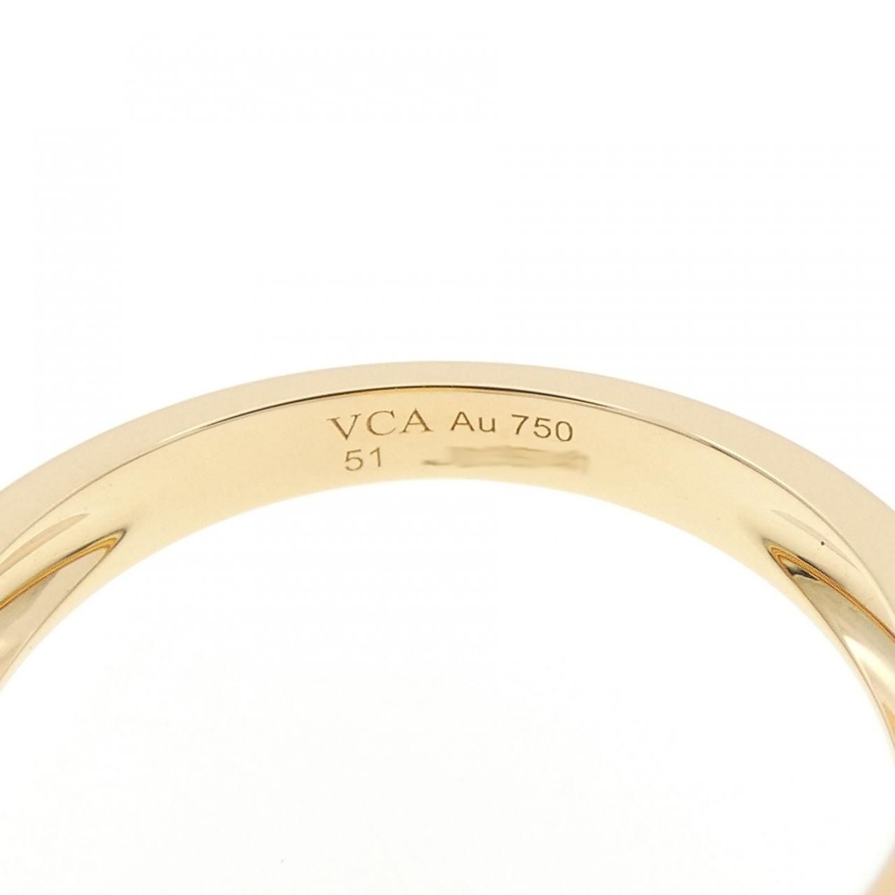 Van Cleef & Arpels Vintage Alhambra Ring — view 4