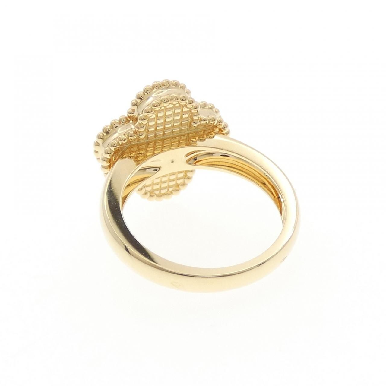 Van Cleef & Arpels Vintage Alhambra Ring — view 3
