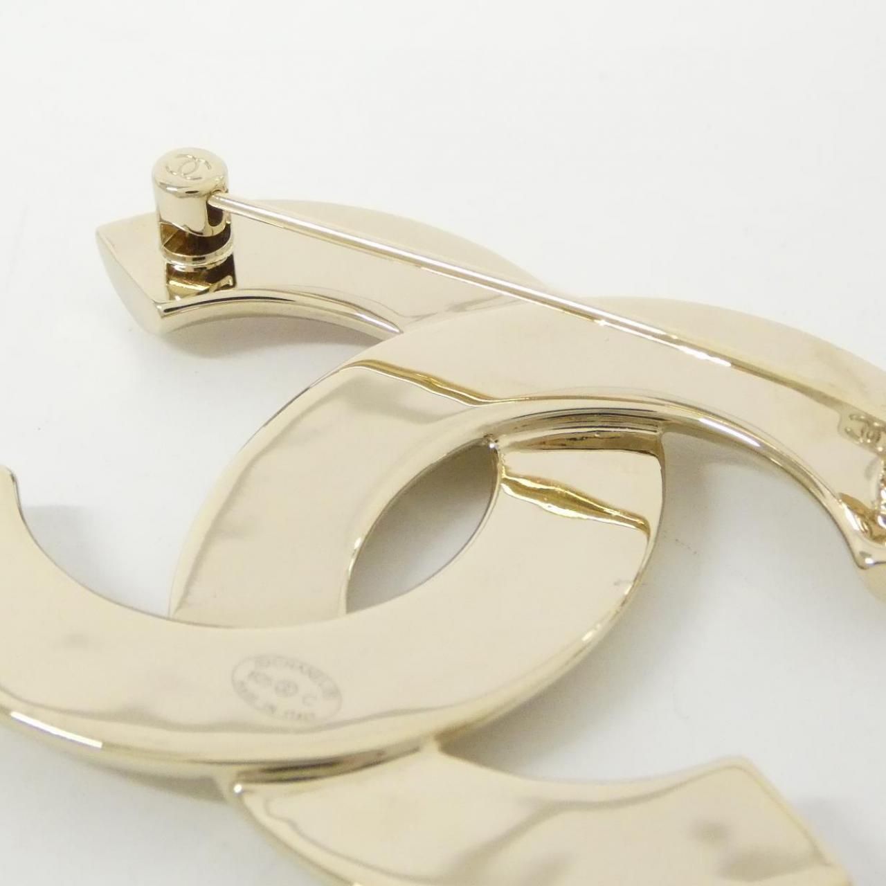 Chanel Brooch Gold — view 3