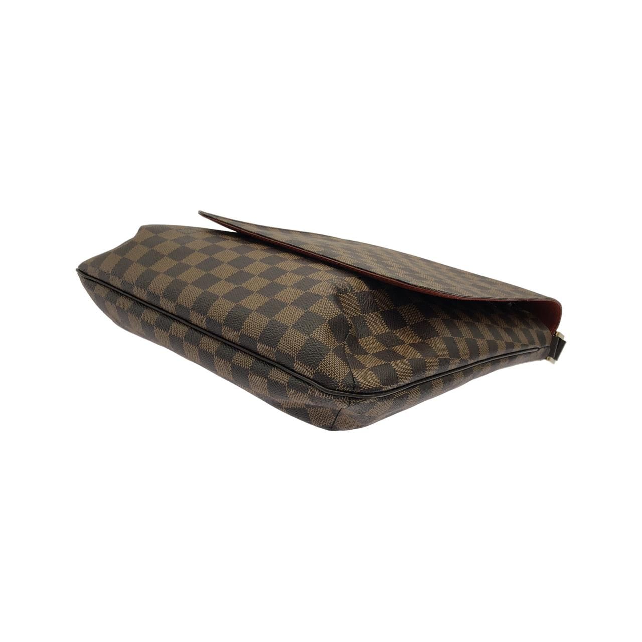 Louis Vuitton Damier Musette Shoulder — view 3
