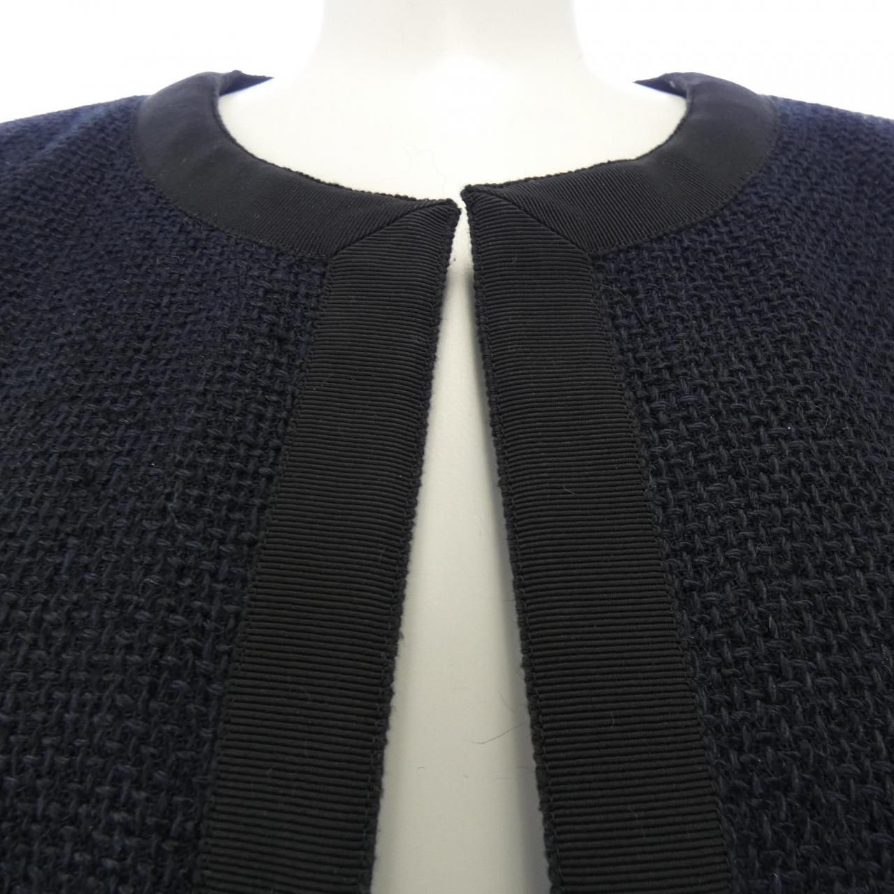 Chanel Vintage Collarless Jacket — view 5
