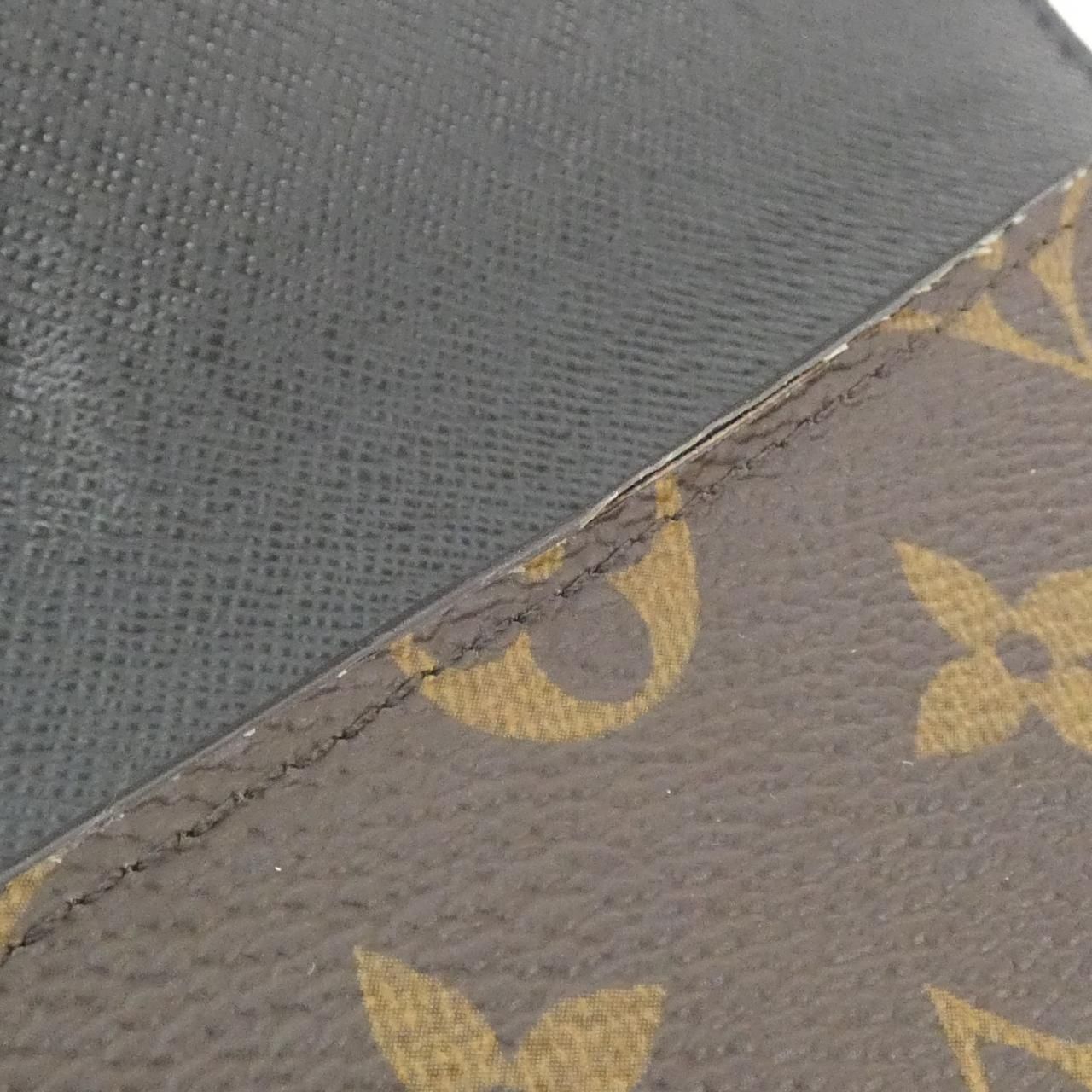Louis Vuitton Monogram Giant Portefeuille Sarah Wallet — view 7