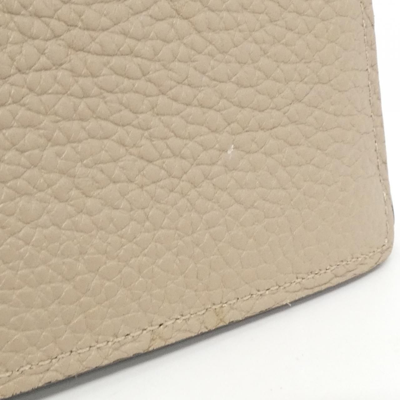 Louis Vuitton LV Vertical Wallet — view 4
