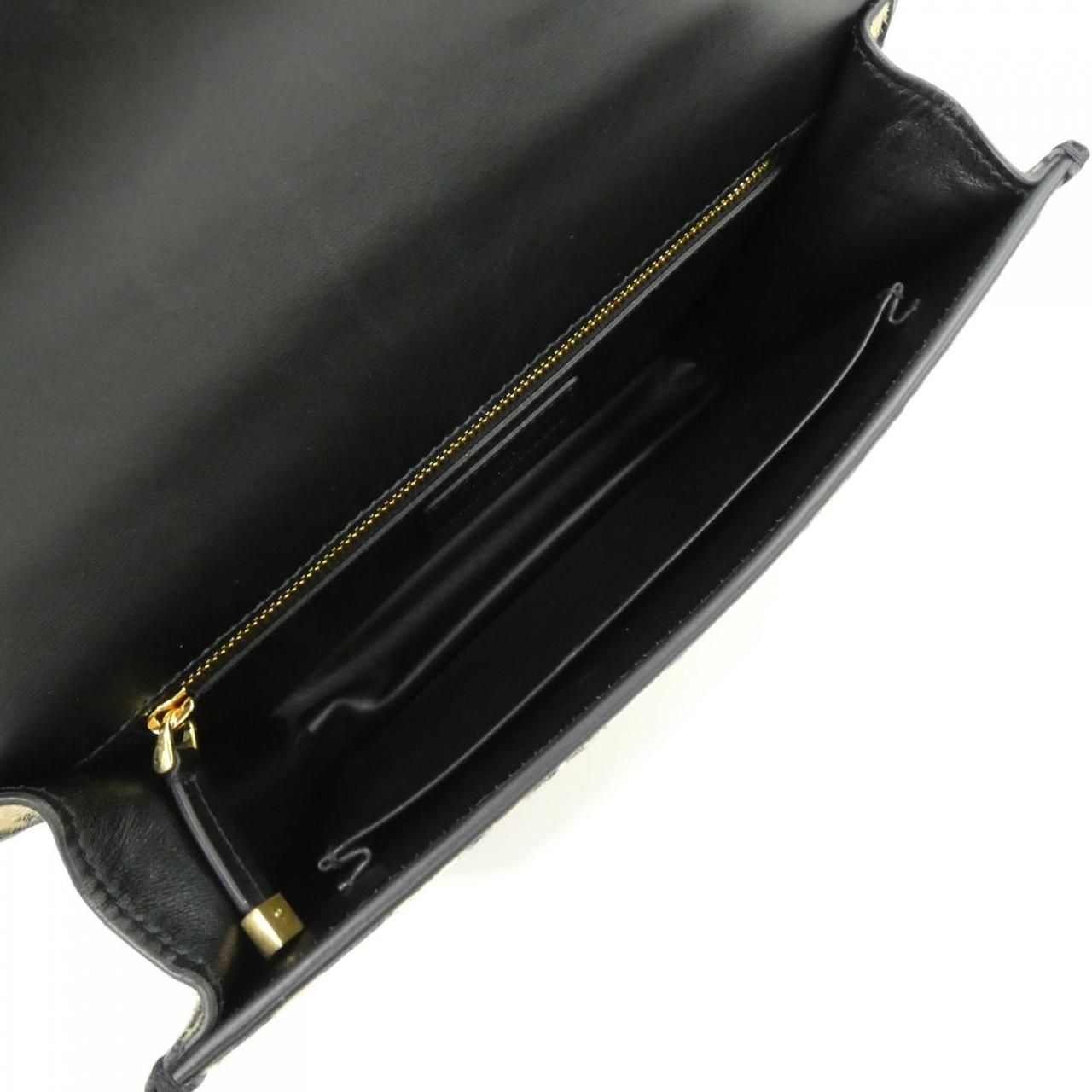Dior 30 Montaigne Shoulder — view 9