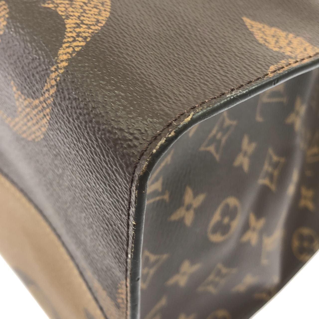 Louis Vuitton Monogram Giant On The Go GM — view 3