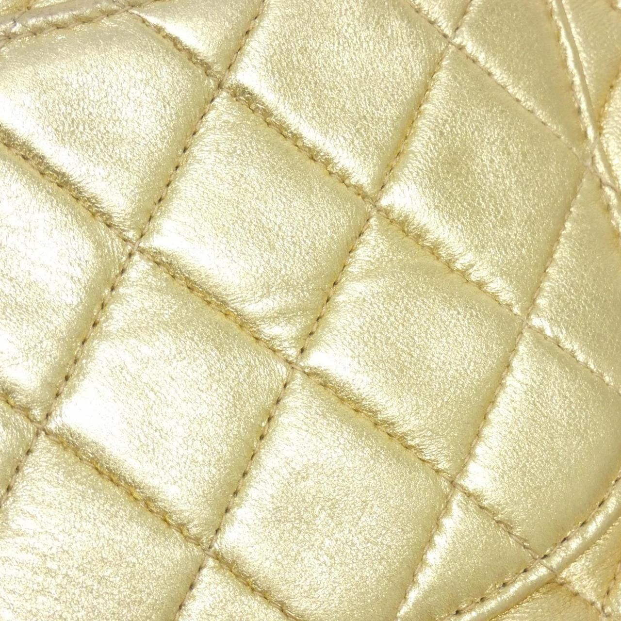 Chanel Shoulder Bag Gold — view 5