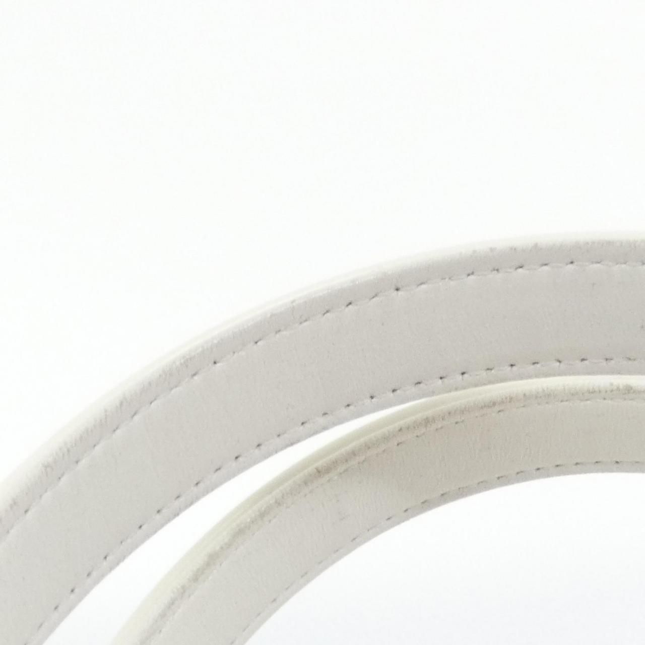 Chanel Vintage Bag Handbag White — view 6